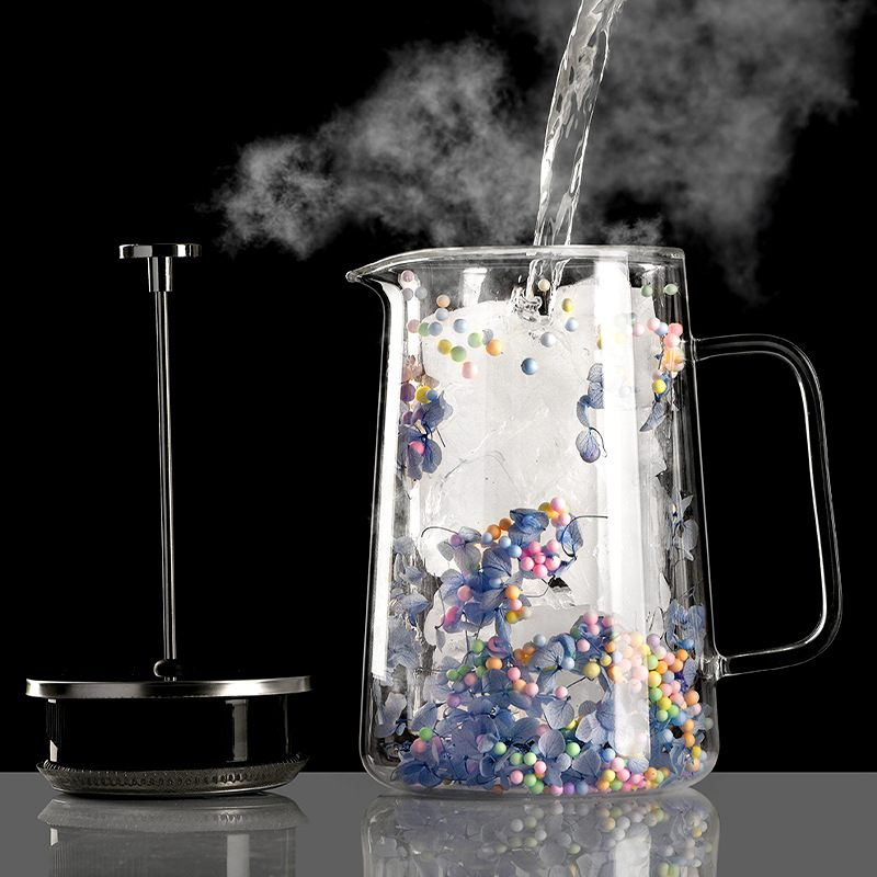 Dry-flower double-layer glass French press, heat-resistant coffee pot, insulated coffee utensils, household filtering tea infuser, sharing pot Application Scenario