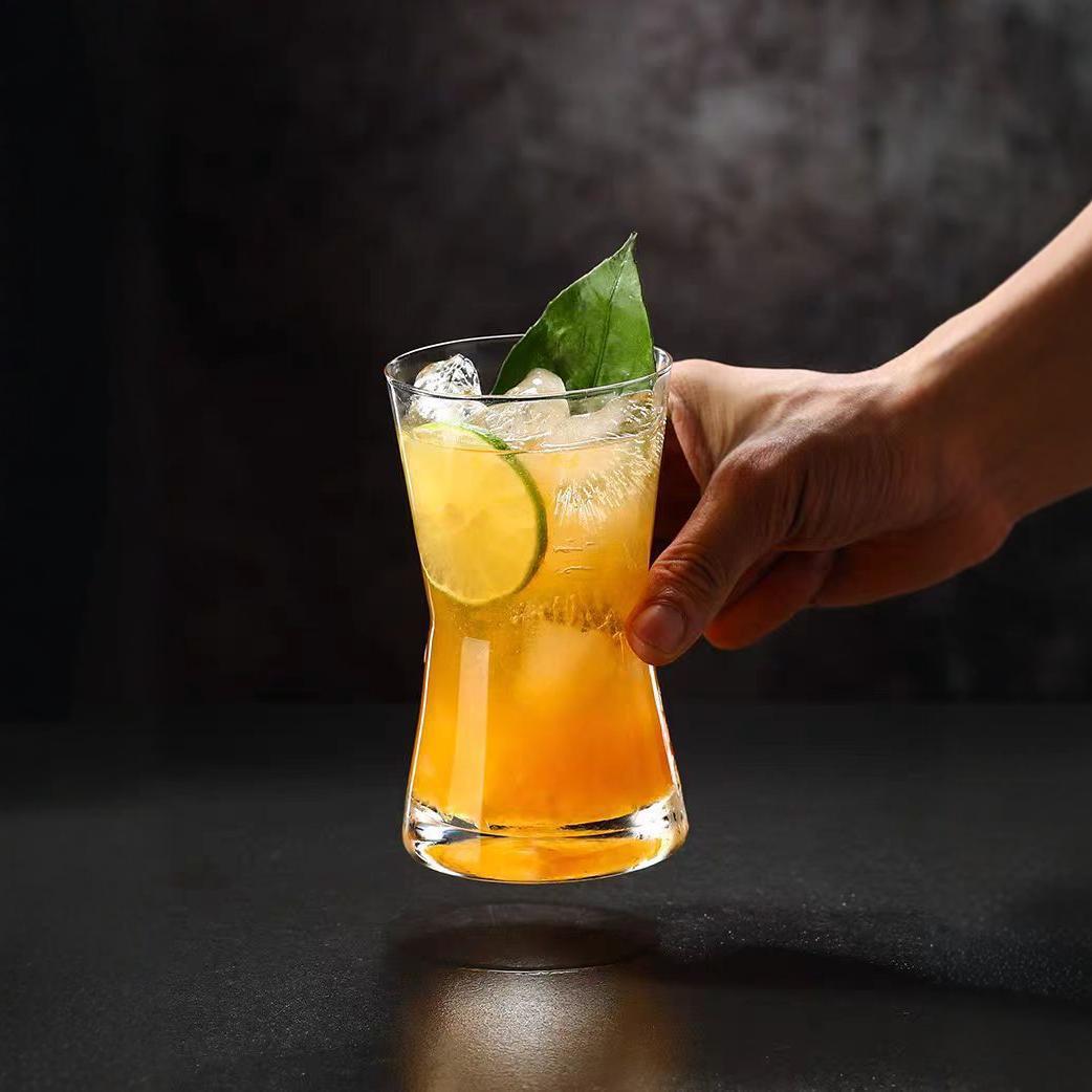 Creative waist-cinching glass drink cups, juice cups, soda water cups, lemon cups, American latte coffee cups, whisky glasses Application Scenario