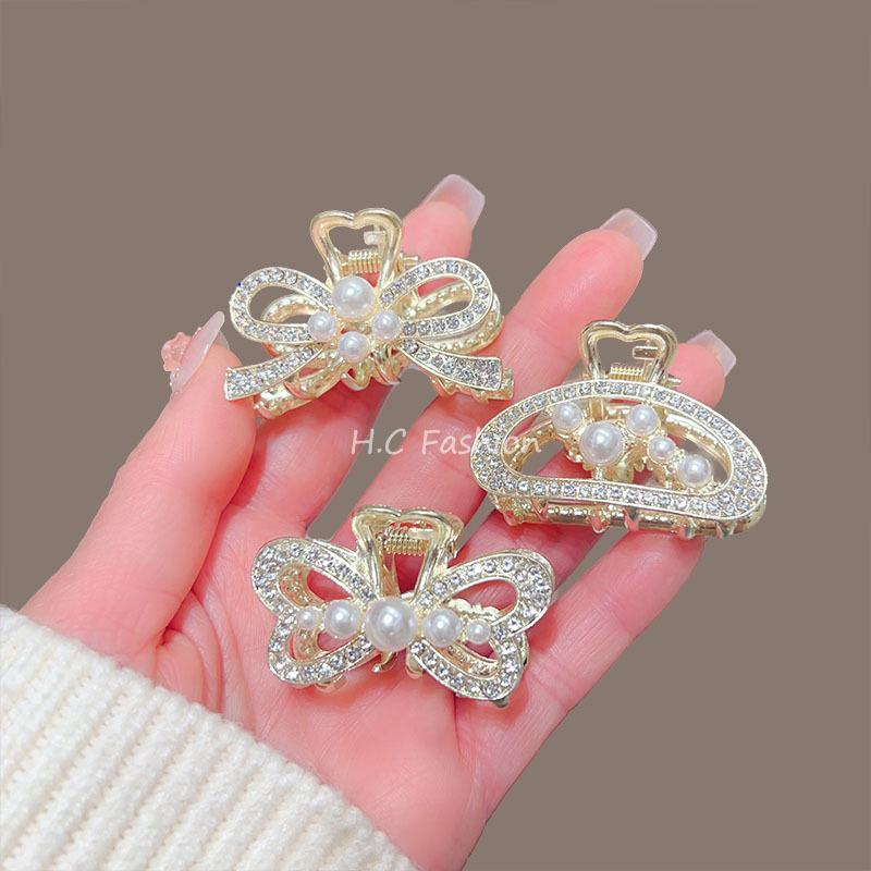 New French bangs claw clip, exquisite small pearl hair clip, high-end and niche semi-tied hair shark clip accessory details Picture