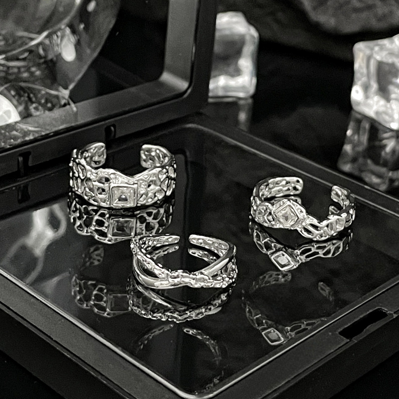 Minimalist irregular texture hollowed-out fashionable open ring for women, a unique and high-end look, versatile and exquisite index finger ring Specification drawing