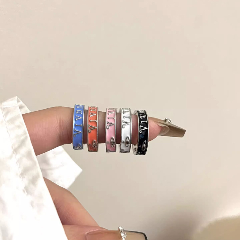 The Western Empress Vivian's oil-dripping Saturn ring is a simple, fashionable, high-end, light luxury and niche design ring jewelry for women full figure