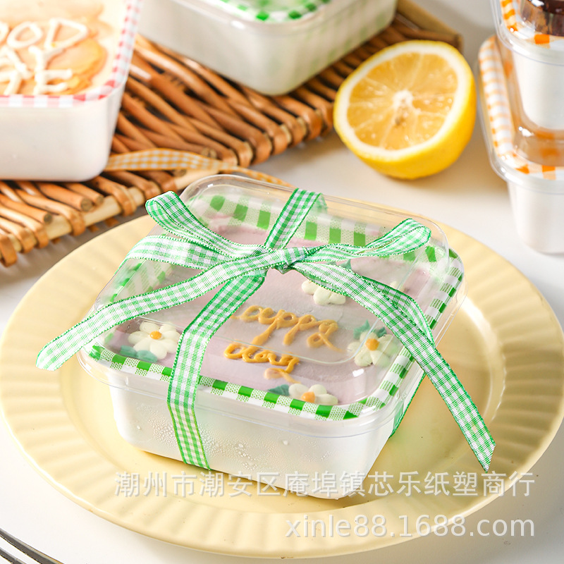 Japanese checkered bento box, tiramisu packaging box, multi-layer hand-painted cake box, macaron dessert packing box Application Scenario