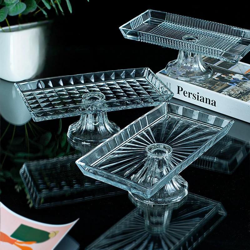 Factory wholesale of embossed glass cake plates, high-legged fruit and pastry trays, Western pastry plates, living room candy and dried fruit plates