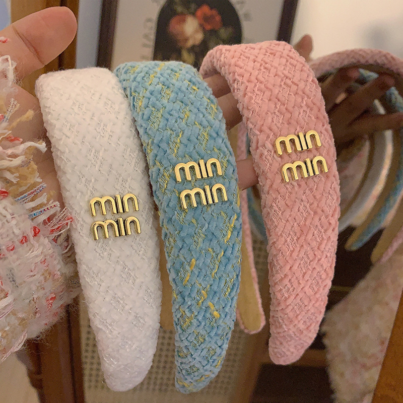 French-style chanel-style high top blue headband for daily wear. Spring and summer high-end wide-brimmed headband miumiu hair clip full figure