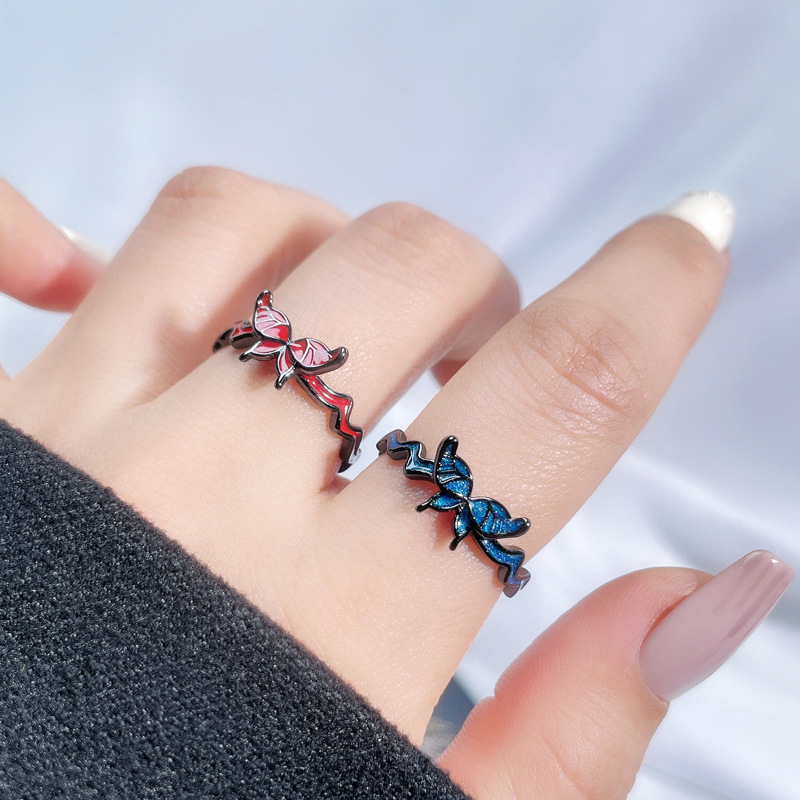 Dark retro butterfly opening ring, a niche design for women, light luxury style, punk hot girl personality, index finger ring trend Specification drawing