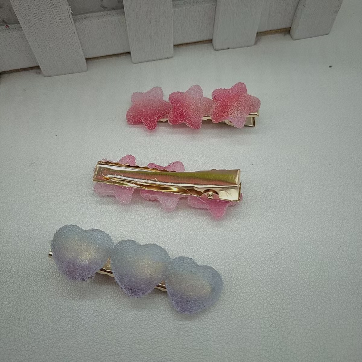 Gradient color gummy candy star hair clips, one-piece clips, internet-famous girl side clips, elegant forest-style hair clips, are sold at a stall details Picture