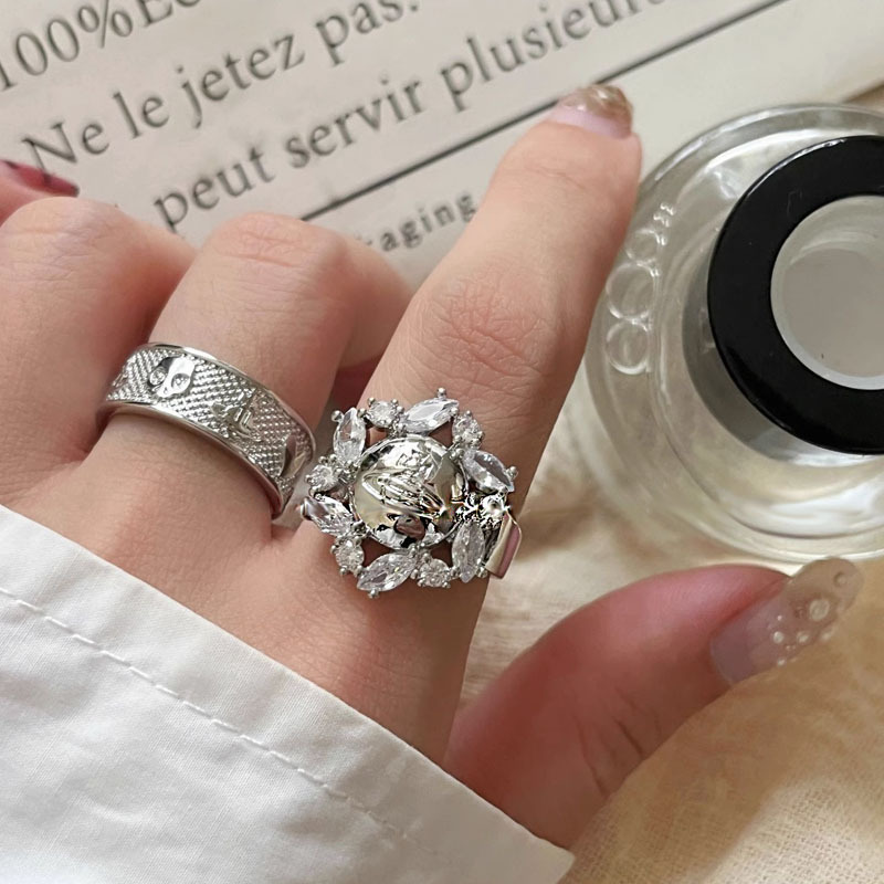 Saturn full diamond zircon set open ring Star Ball, light luxury, trendy and high-end, elegant and exquisite, layered food ring Application Scenario