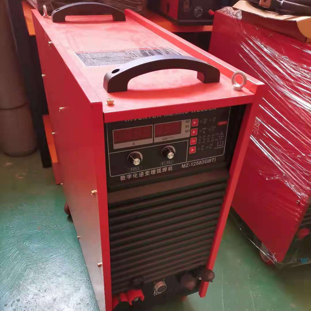 The Belt straight seam automatic submerged arc welding machine MZ-1250 includes an automatic walking trolley heavy industry electroslag welding machine details Picture