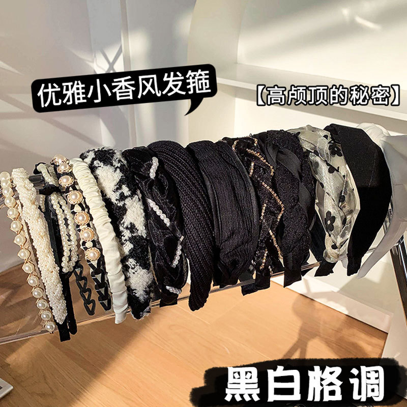 Black pleated hairband for women, Korean high-end headband wholesale, satin small chanel-style hairband for washing face, high head and top hair accessory details Picture