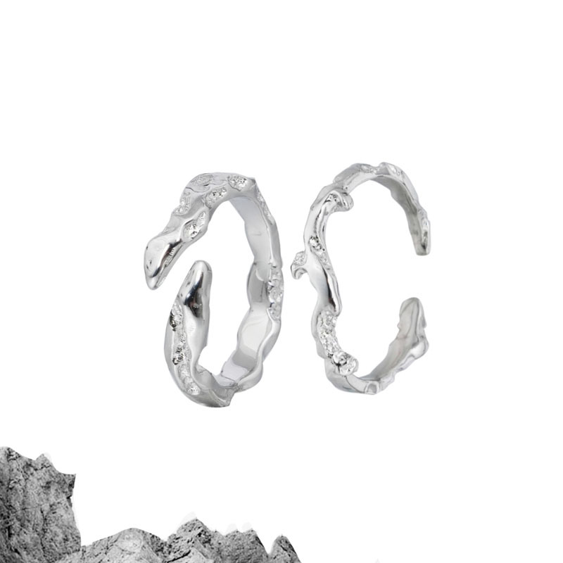 This is a niche design with a high-end texture and a versatile personality. It's an open ring for women on Instagram, featuring a cold style, light luxury and trendy design Specification drawing