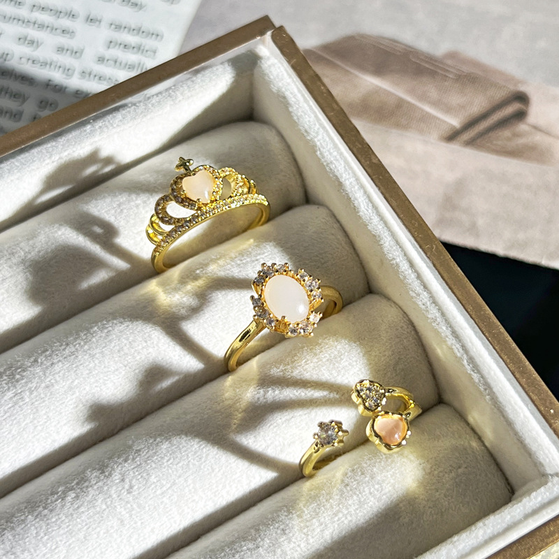 A niche, high-end, light luxury, individual crown cat's eye open ring, feminine charm, Hong Kong style, versatile, layering ring trend Specification drawing