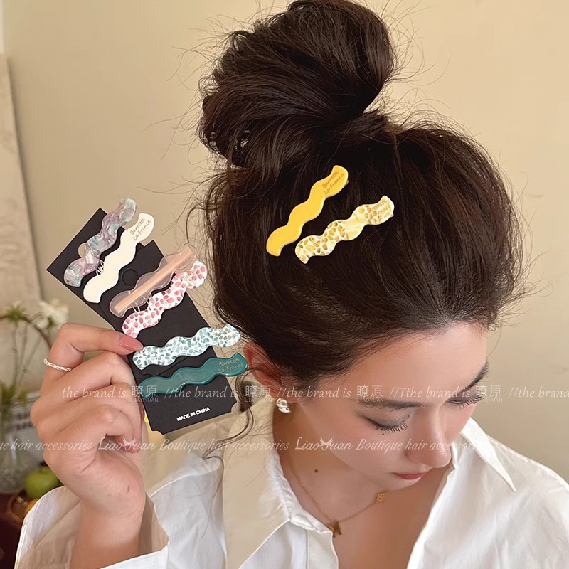 Two Korean small gold label bangs hair clips for women's forehead, elegant hair clips and headwear, 2025 new style elegant duckbill clips Specification drawing