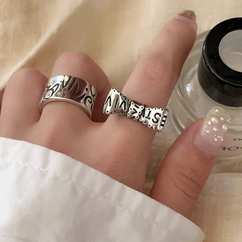 Dark style aged Saturn letter open ring for women, fashionable and individual, medieval punk ring for women, niche and high-end full figure