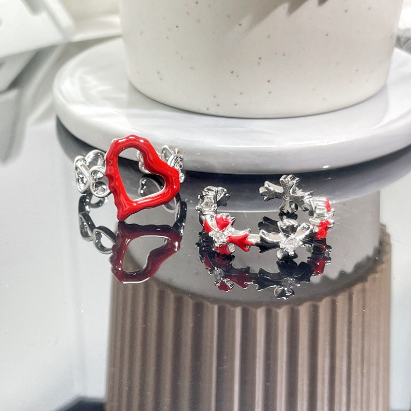 A high-end and elegant red heart-shaped glazed open ring for women, sweet and cool, versatile and fashionable index finger ring details Picture