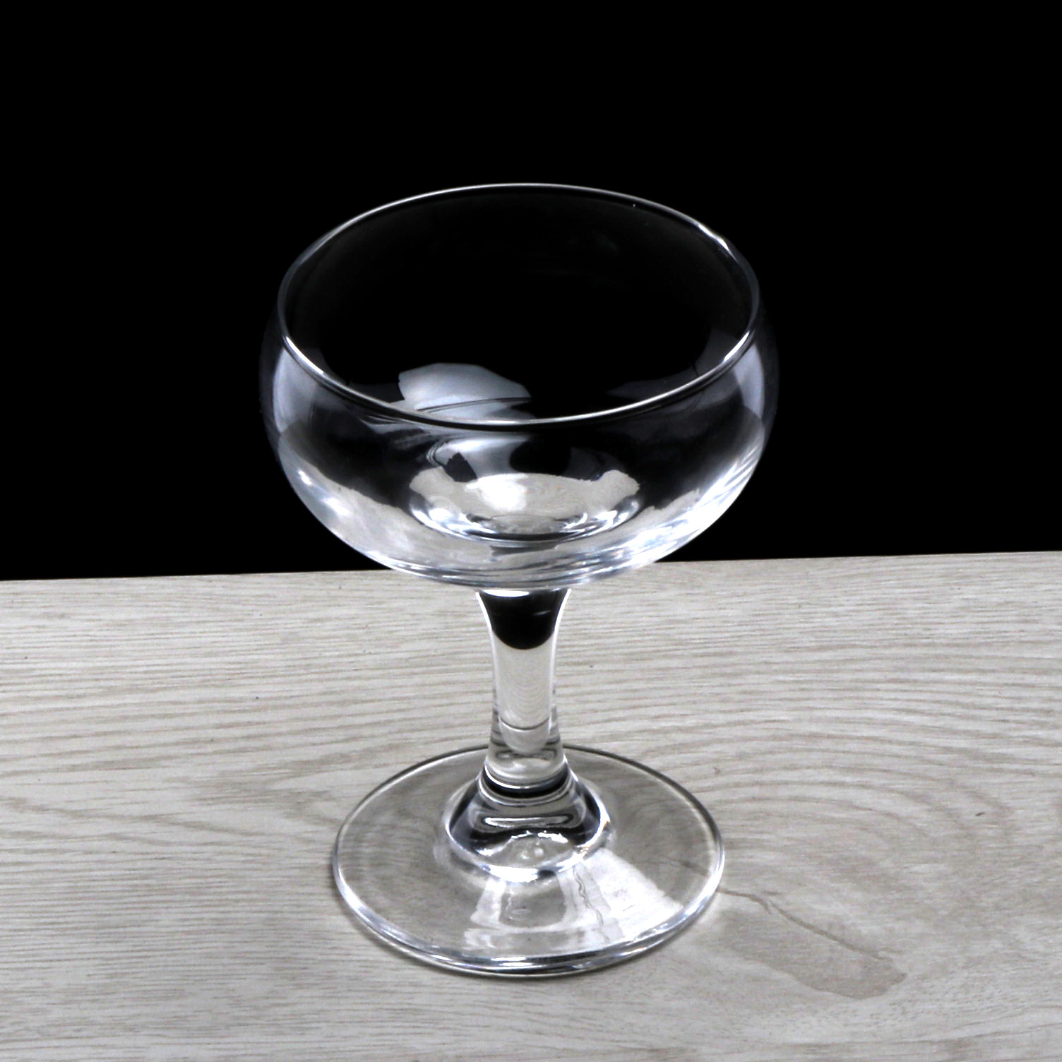 Wholesale of European-style champagne tower cups, saucer-shaped high-footed wedding tower cups, and creative wide-mouted cocktail cups for bars details Picture