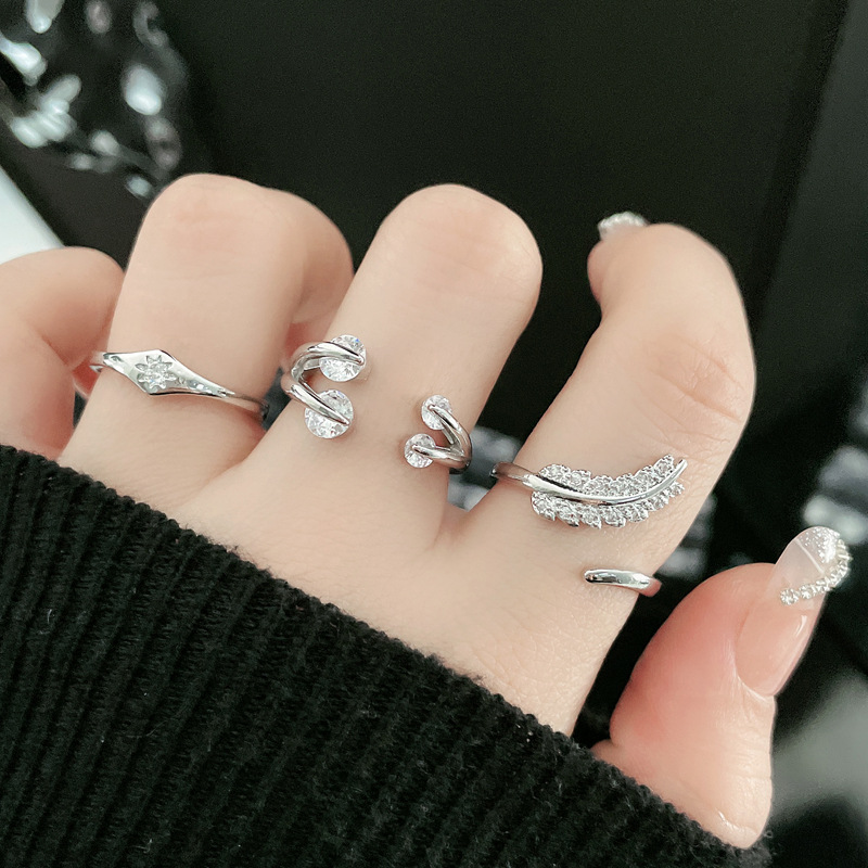 This elegant and versatile, slightly set, light luxury open ring is designed in a cold and fashionable style for women on Instagram. It features a simple and unique design full figure