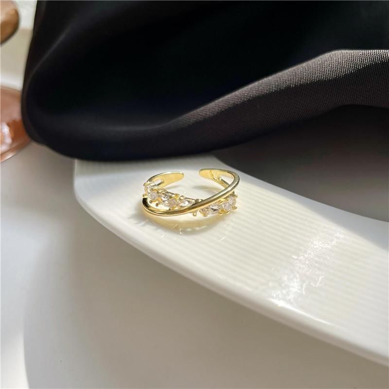 Zircon inlaid super shiny ins cold style ring for women, fashionable, individual, light luxury, high-end and individual index finger opening ring Application Scenario