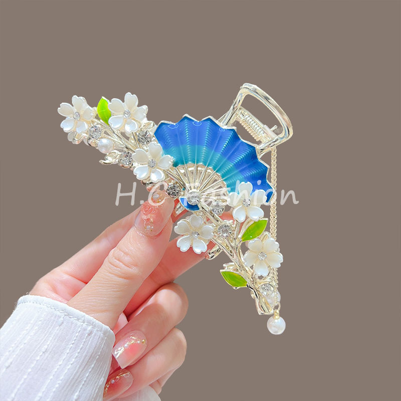 High-end fan-shaped flower tassel grab clip, large InS-style shark clip at the back of the head, retro hair clip, high-end hair accessory full figure