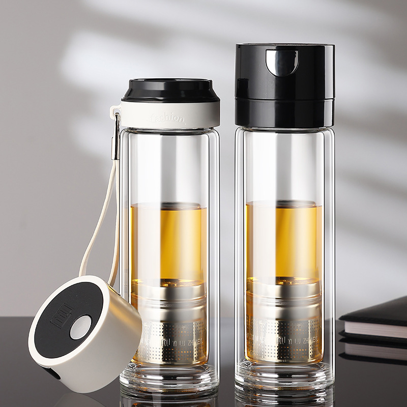 New popular magnetic tea brewing cup, one-click quick-opening double-layer glass cup, high-temperature resistant water cup, car tea-water separation cup Application Scenario