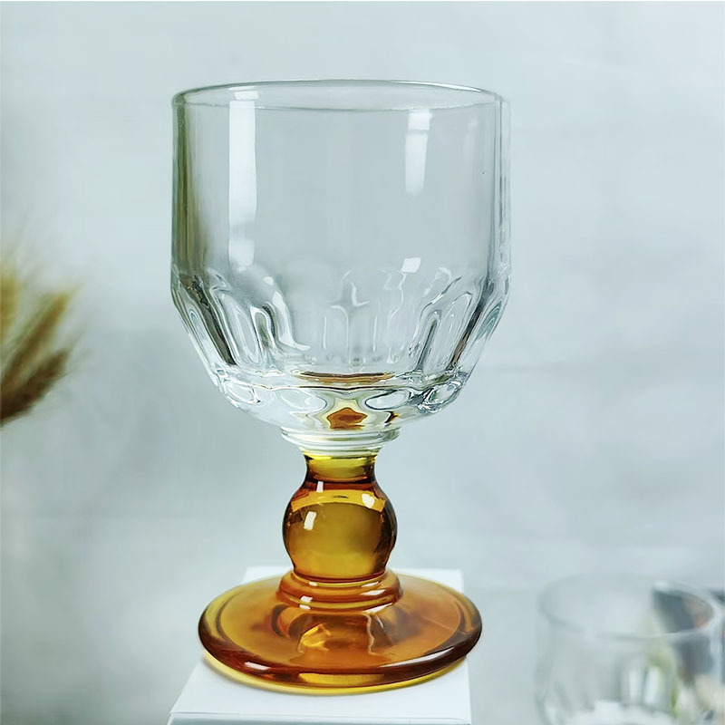 Simple and ins-style colored vintage wine glasses with beads, light luxury and niche cold drink cocktail glasses, red wine glasses and glass cups Application Scenario