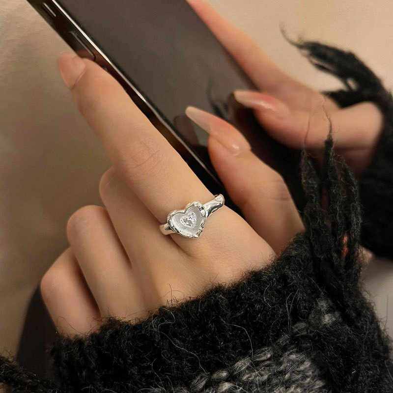 Textured lava heart ring, an irregular heart-shaped, niche design for women, in an Instagram style, with a cold and individualistic vibe, is a popular ring on the Internet details Picture
