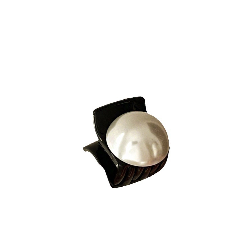 French retro pearl hair clips for women with a high-end look, side bangs clips, small scratch clips, princess hairpin clips for the forehead, and hair accessories Item Picture