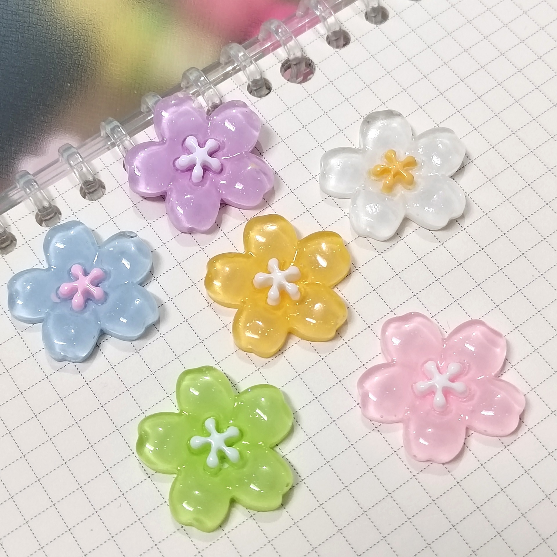 Transparent cherry blossom resin accessories, diy jewelry accessories, handcrafted hair clips, crocs materials, cream glue hair accessory materials details Picture