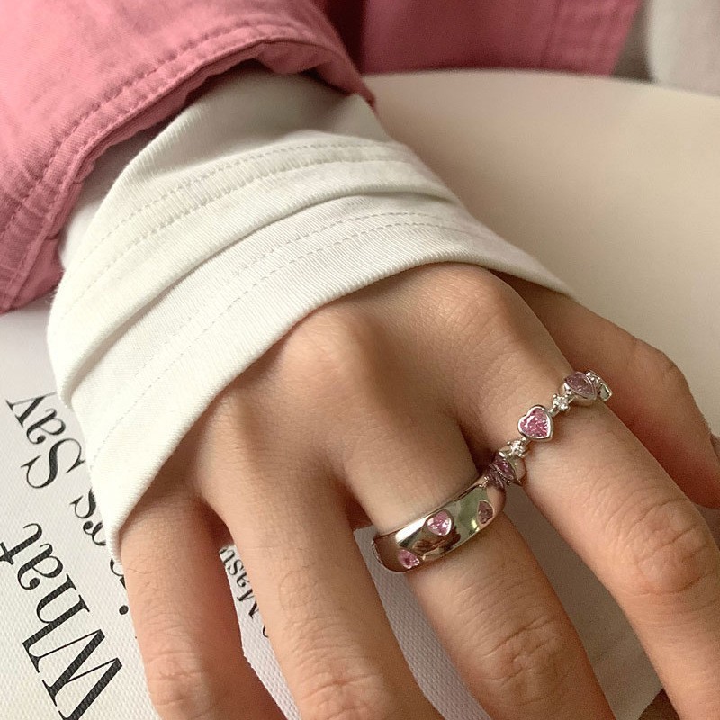 Sweet pink heart-shaped zircon ring, a fashionable, sweet and cool Instagram style with a cold and unique design, an open ring full figure