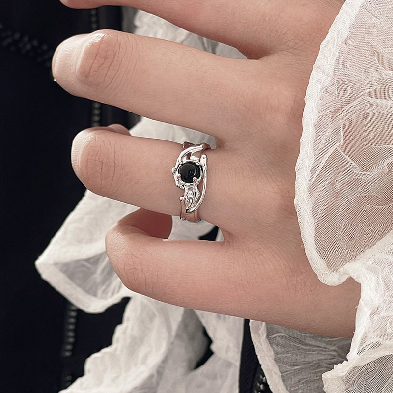 Cold style black zircon texture ring for women, French irregular ins open ring, trendy and unique design full figure
