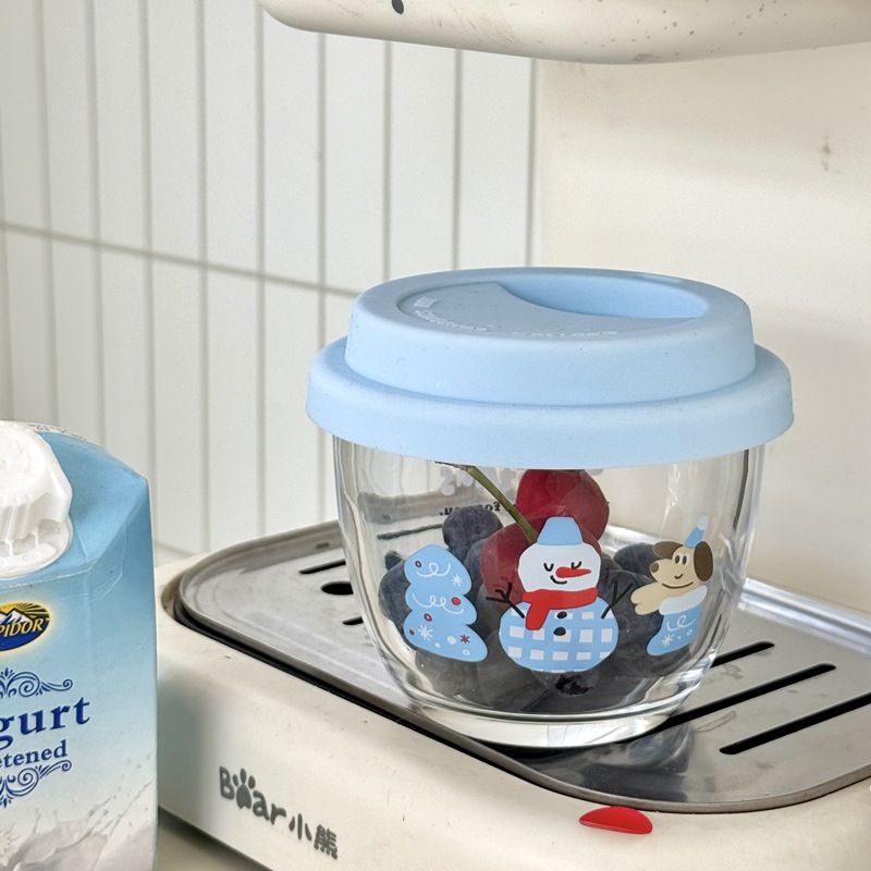 Korean inS-style blue snowman covered glass cup, coffee cup, cold brew cup, girlish water cup, cute cup Application Scenario