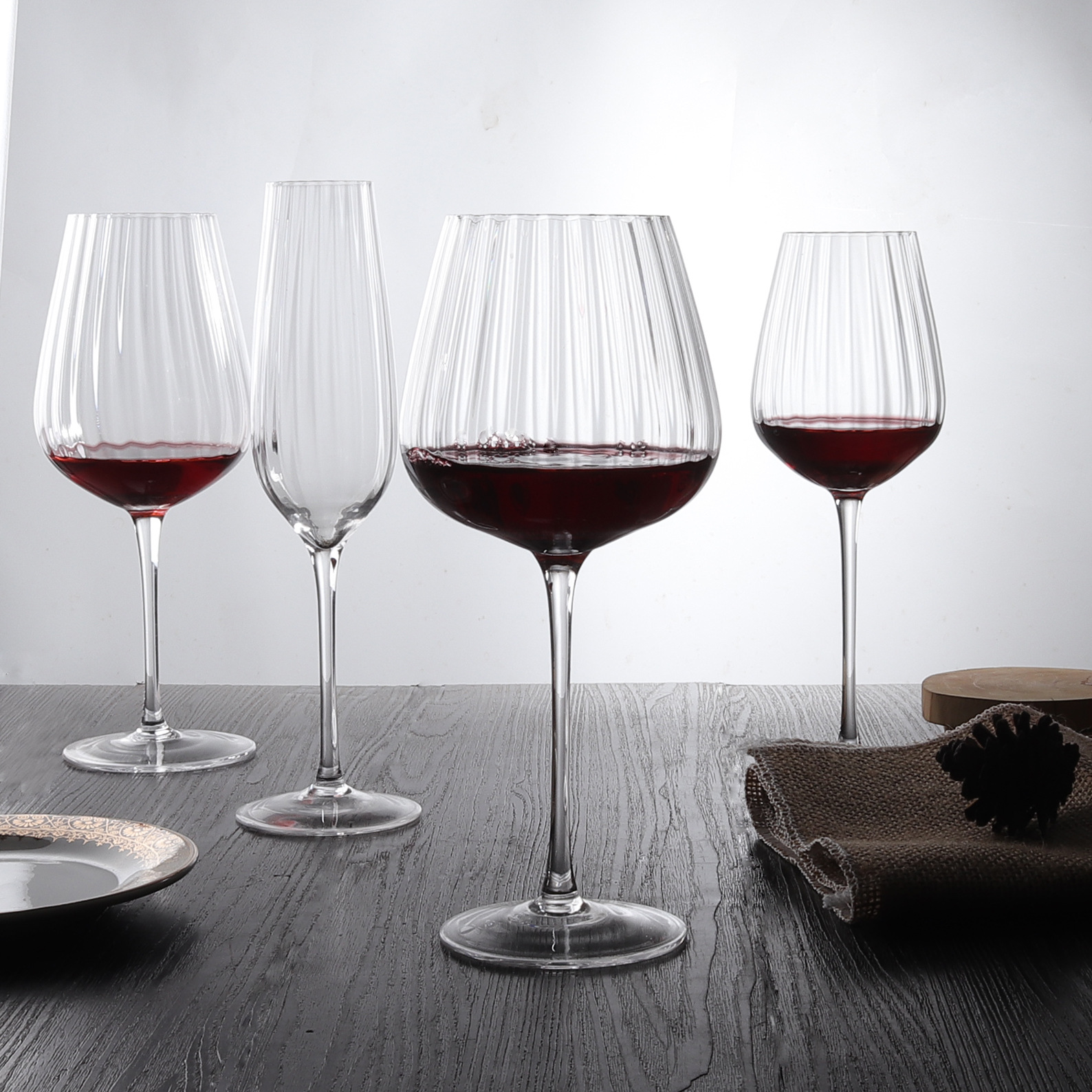 Nordic vertical striped red wine glasses, champagne glasses, creative striped crystal glasses, highball glasses, household crystal wine glasses Application Scenario