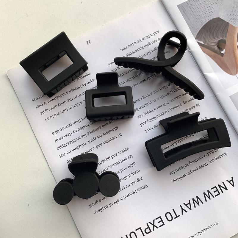 Korean black hair clips for women with a high-end feel, medium-sized half-tied hair, back of the head updo, shark clip headwear and hairpin Specification drawing