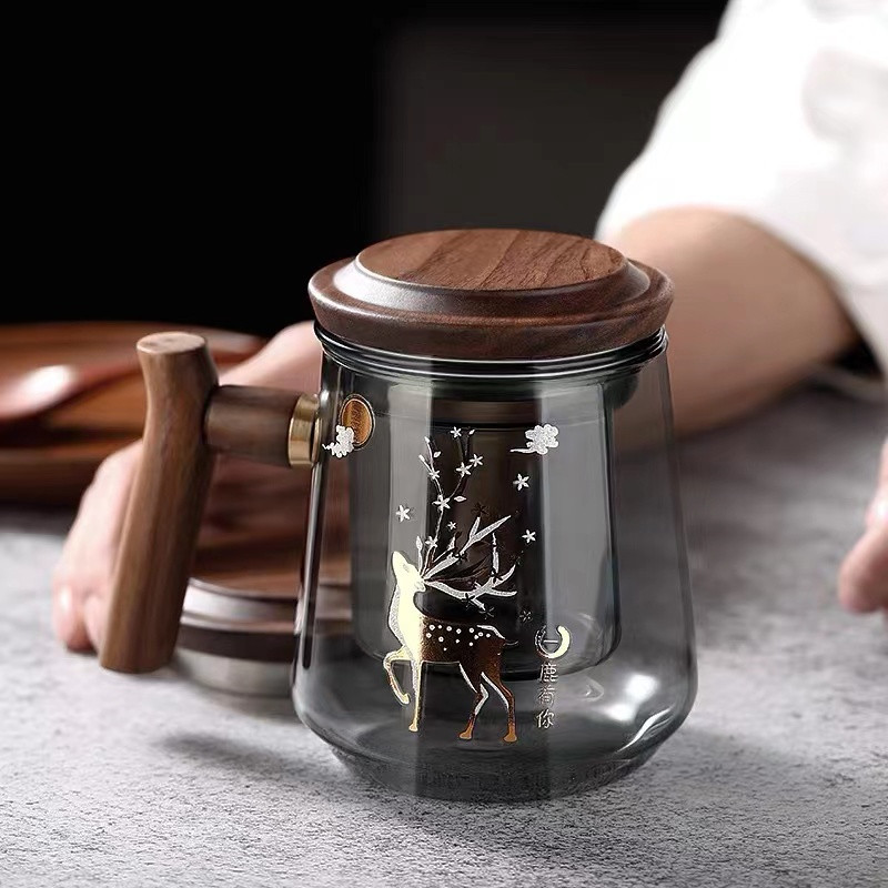 The high borosilicate glass green tea cup wood separates tea from water. The office can be disassembled into a three-piece glass cup details Picture