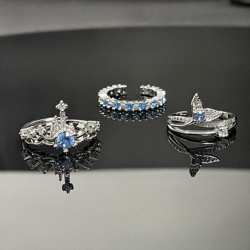 Aquamarine zircon crown with row of diamonds and open ring, a cool and stylish layering ring for women on Instagram, exuding a sweet and sophisticated vibe Specification drawing