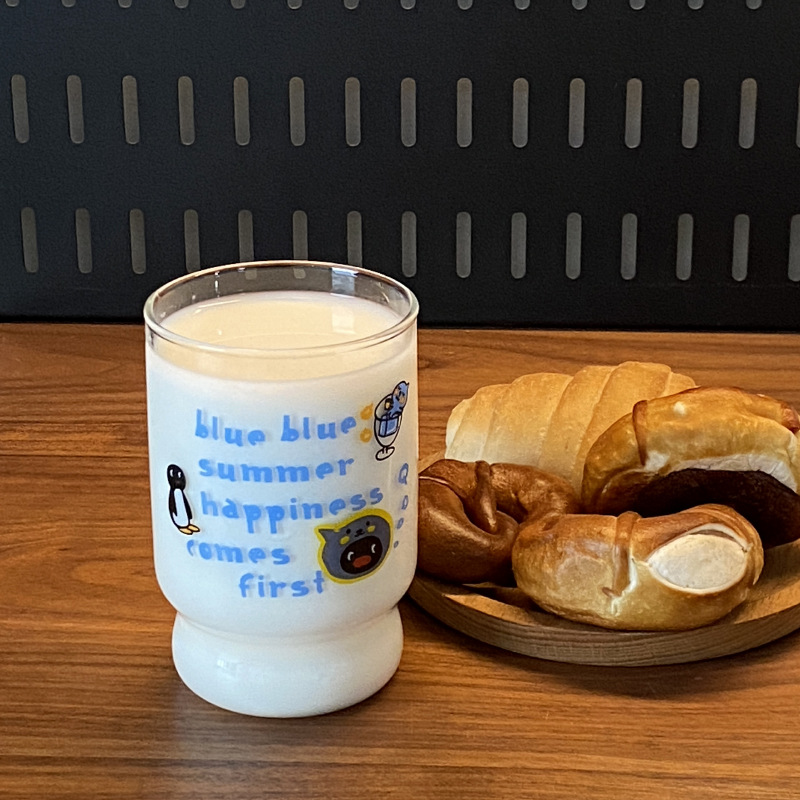 Retro blue queer glass cup, cartoon and simple high borosilicate water cup, high-temperature resistant coffee cup, milk breakfast cup details Picture