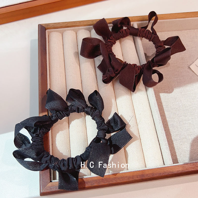 The same style of small intestine hair band women's hair tie, hair band and bun hair tie from Dongdaemun, South Korea, 2025 new simple hair tie Application Scenario