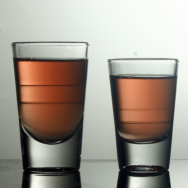 Thick-bottomed whisky glasses, Western-style wine glasses, straight-bodied beer glasses, 2-liang white spirit glasses, glass glasses wholesale with logo printing Application Scenario