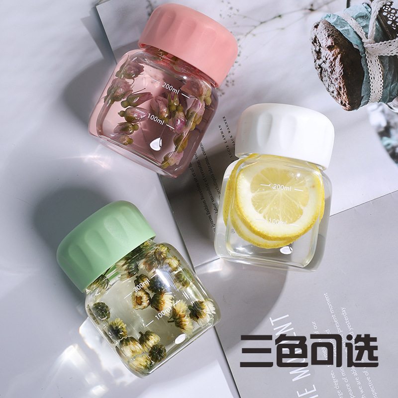 The popular "Chubby Cup" is a children's glass water cup with a high level of appearance, a portable and easy-to-use cup, a gift cup for attracting customers, and a logo. We offer one-piece delivery Application Scenario