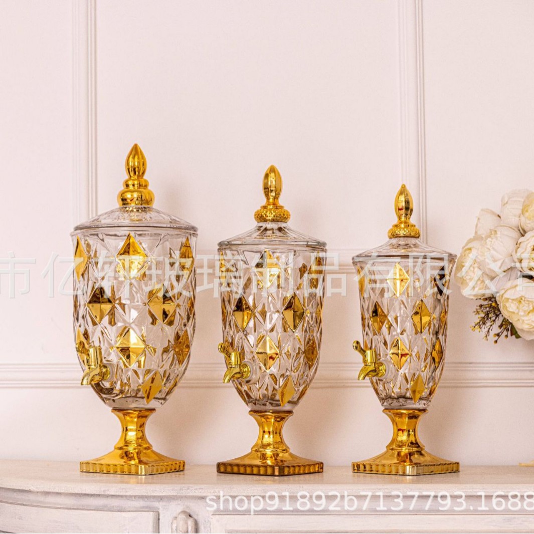 Hotel transparent gilded glass juice VAT, covered faucet, household wine-making containers and utensils, cold water bottle, tea drinks full figure