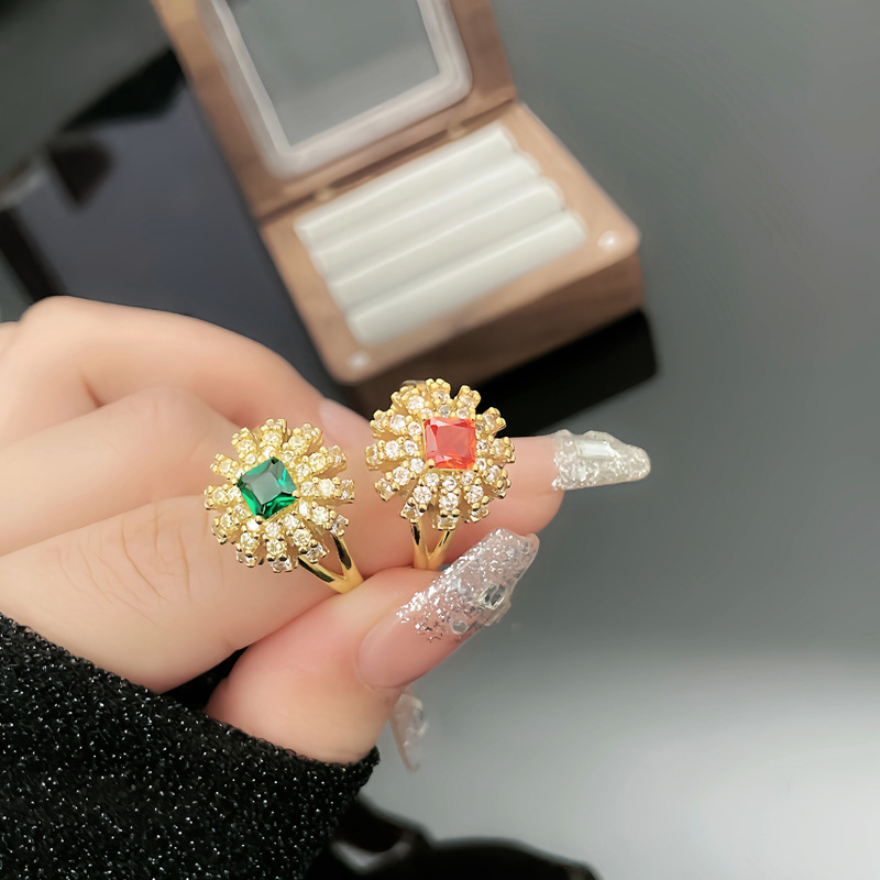 European and American light luxury three-dimensional line hollowed-out fashionable opening ring, fashionable women's ins cold style quality versatile index finger ring full figure