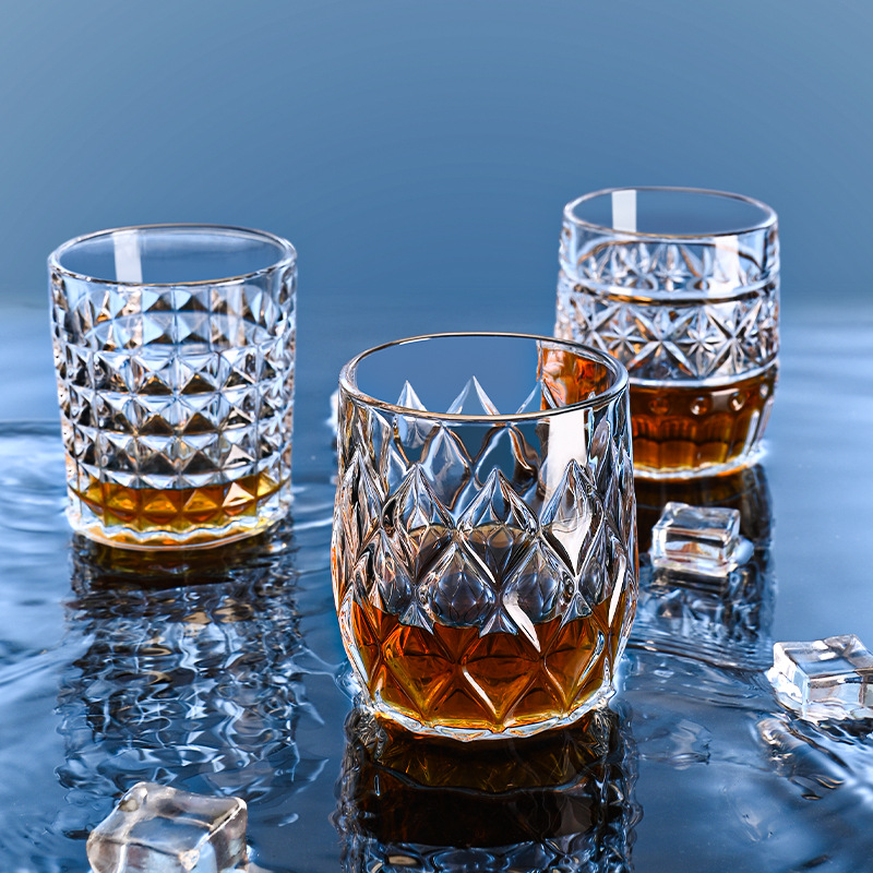 Carved whisky glasses, beer glasses, high-end foreign wine glasses, European classical high-end glass glasses, household glass glasses full figure