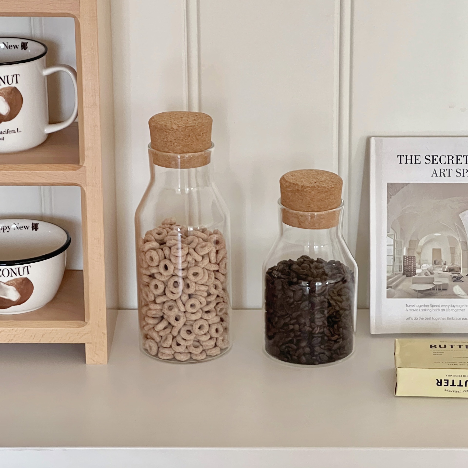 Cross-border high borosilicate glass storage tank, household dried fruit, coarse grain and tea storage bottle, cork, coffee bean sealed Application Scenario