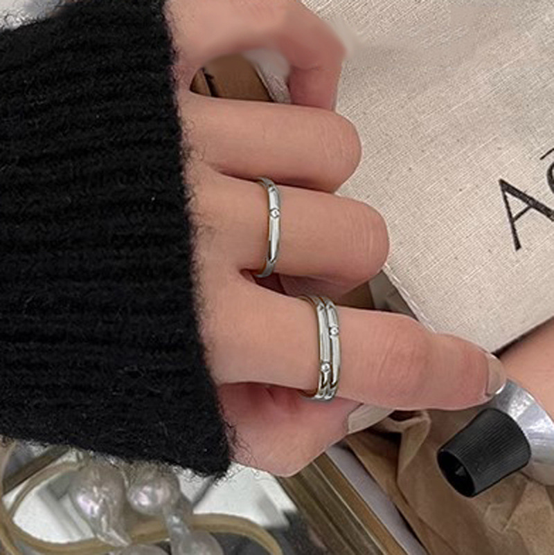 This is a niche design with a simple and individual square opening ring for daily use. It features a cold and elegant style for women, a single diamond, and a fashionable and stylish layering ring Specification drawing