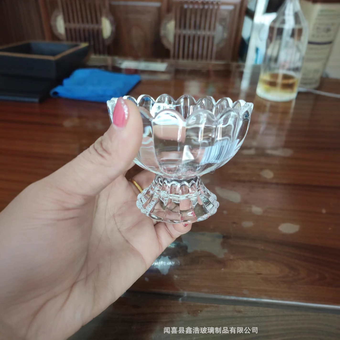 Creative lace ice cream cup, European milkshake dessert cup, yogurt pudding glass cup, golden edge salad juice cup Application Scenario