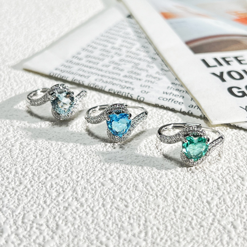 The exquisite and light luxury Ocean Heart blue heart-shaped open ring for women, with a cold and elegant touch full figure