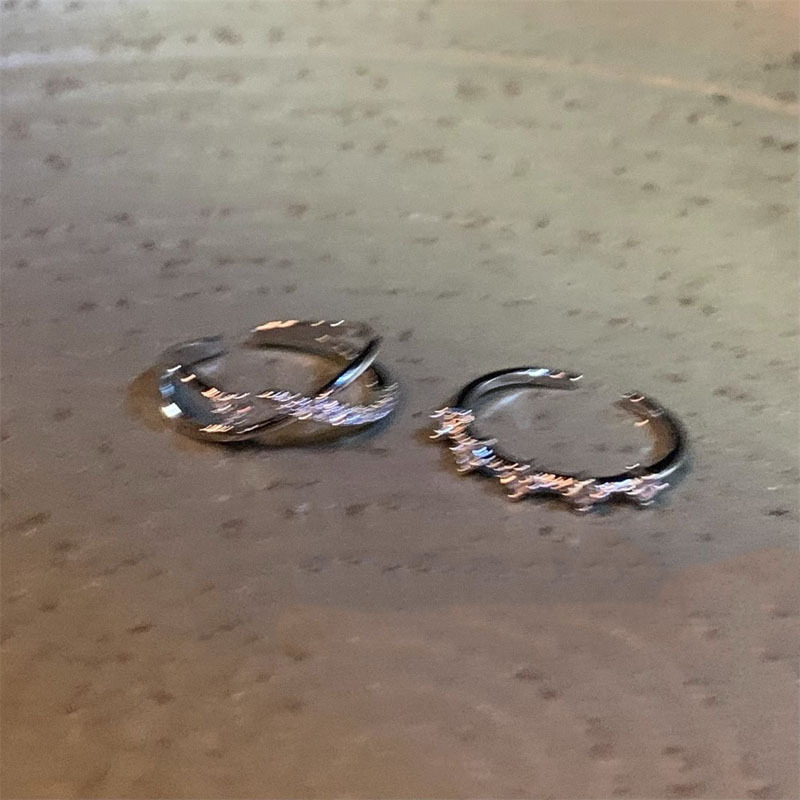 Cross-zircon stacked ring for women, a light luxury and niche design, exquisite and delicate delicate ring that shows off the hand, a new trend in 2023 Application Scenario