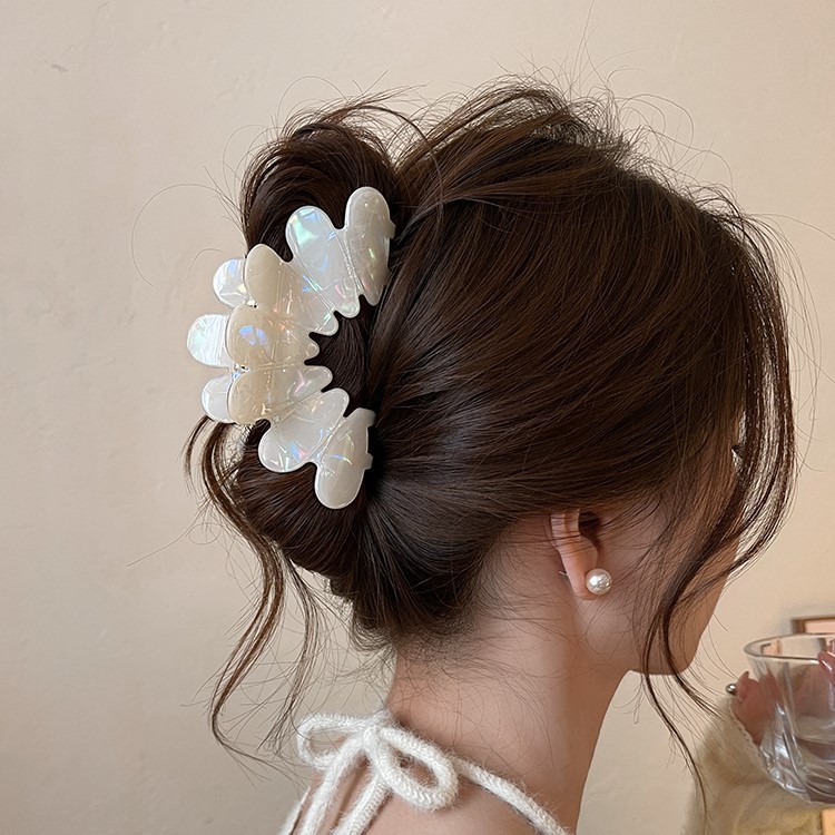 Elegant French petal clipper for women, 2025 new style, high-end look, back of the head updo, stylish shark clip headwear full figure