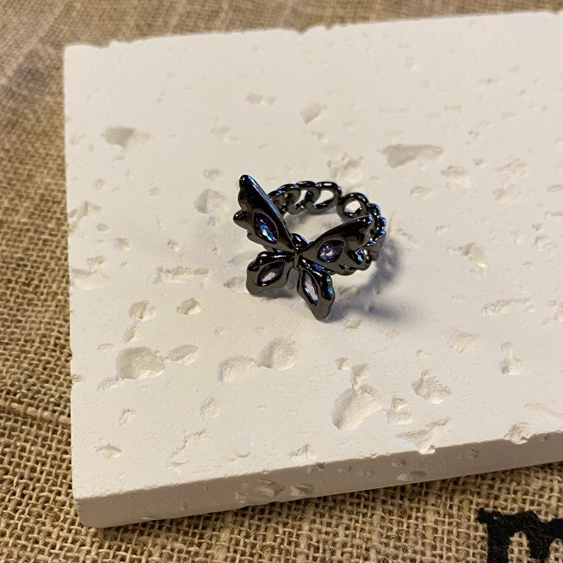 Dark Zircon butterfly open ring, an ins niche design with a sense of sophistication and individuality. The opening can be adjusted, making it a ring for women Specification drawing