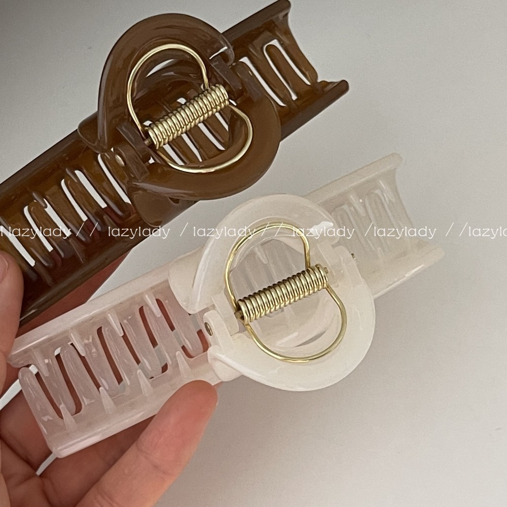 Elegant French hair clips, large retro and versatile, deep autumn color series, bath shark clips, cross-border hair accessories wholesale Application Scenario