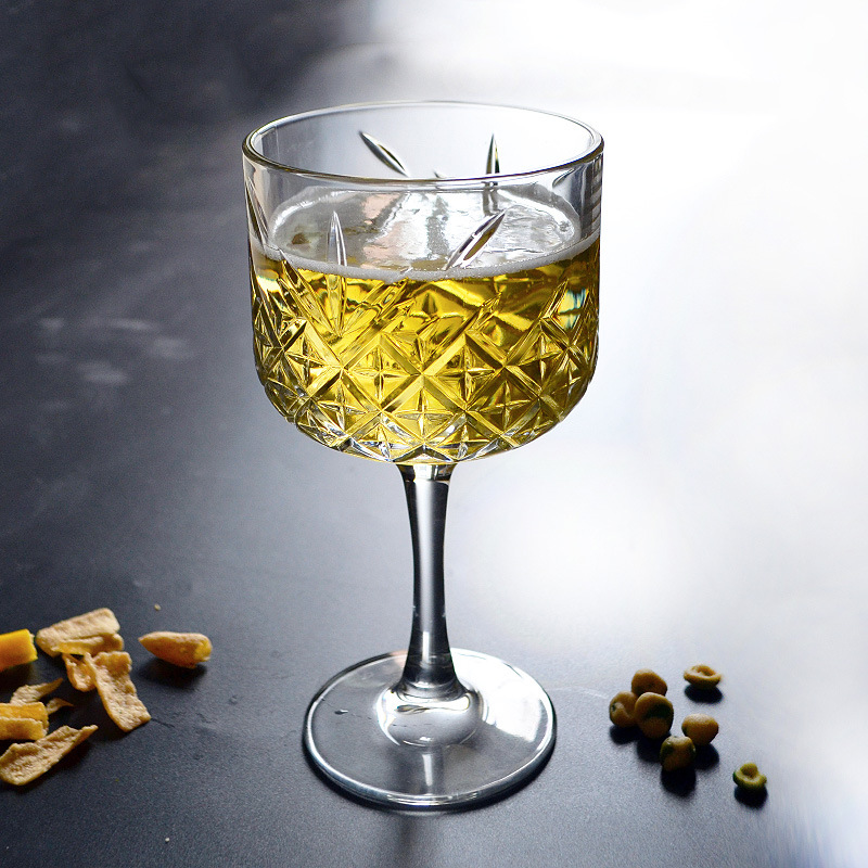 High-end cocktail glasses, classical engraved glasses, tall champagne glasses, wine glasses, high-end glass, export bestsellers wholesale full figure